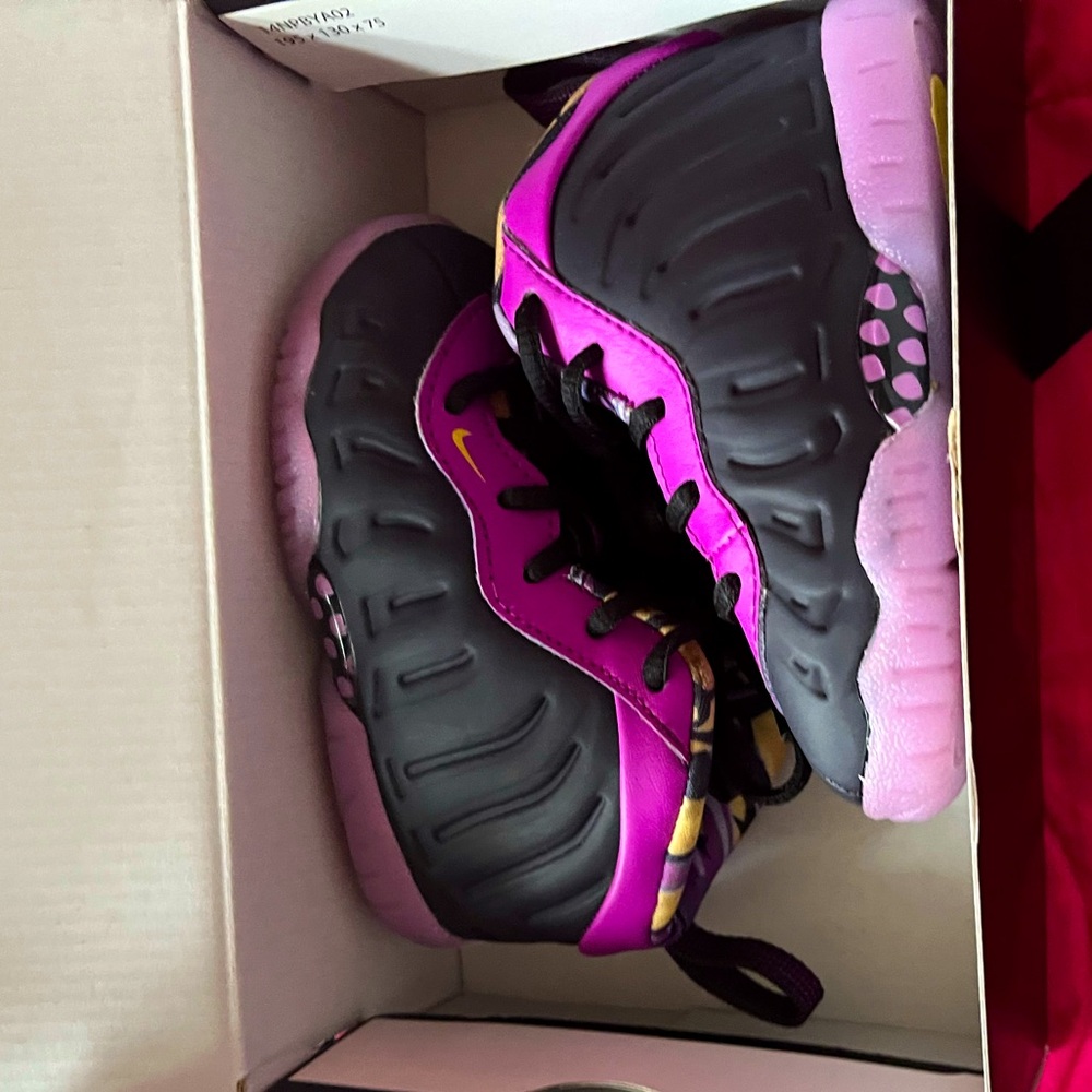 Toddler girls Foamposites size 5c.